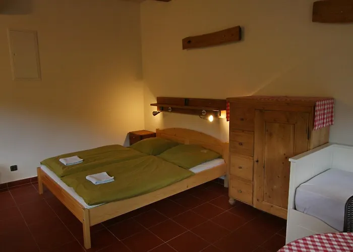 Malbenka - Na Skale Pod Hradem Jaktstuga *